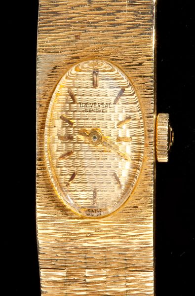 18KT Lady s Gold Wristwatch Universal 15c60c