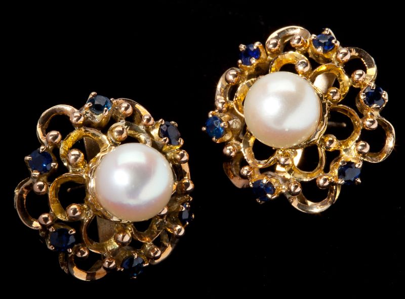 Pearl and Sapphire Earringseach 15c607