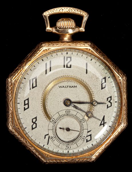 Gold Pocket Watch Walthamin engraved 15c613