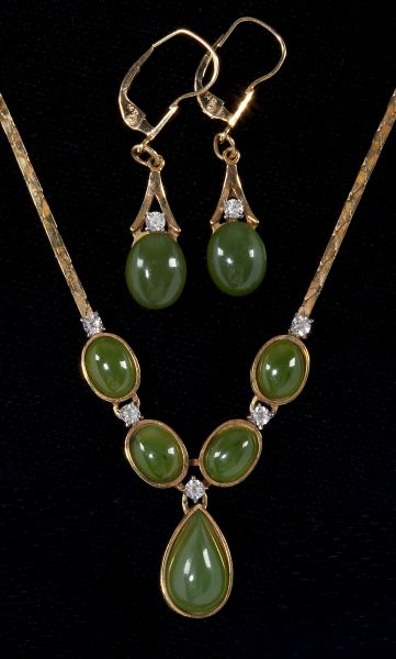 Diamond and Jade Necklace and Earringsthe 15c6f5