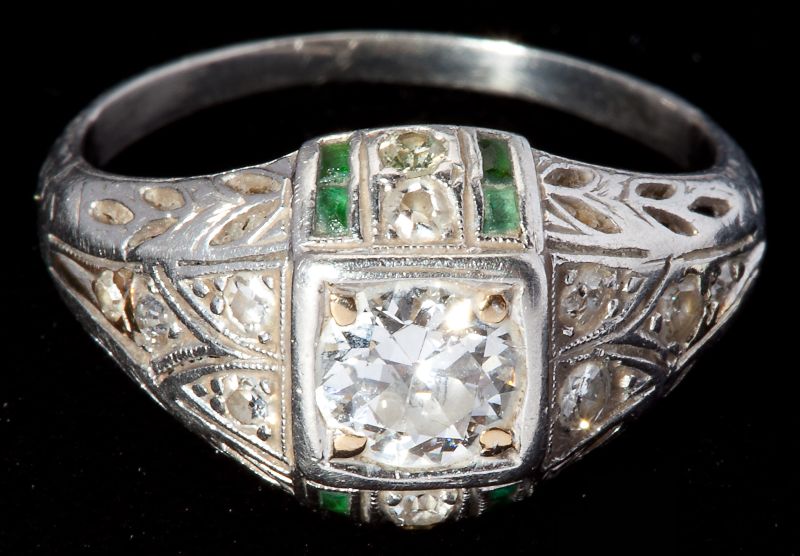 Art Deco Emerald and Diamond Ringconsisting