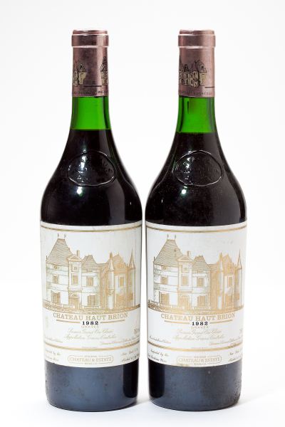 Chateau Haut BrionGraves19822 bottles1-2.5cm