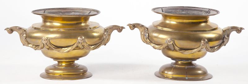 Pair of Dutch Brass Urns18th century 15cba1