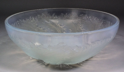 A Lalique frosted glass bowl moulded