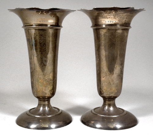A pair of George V silver vases 15cde7