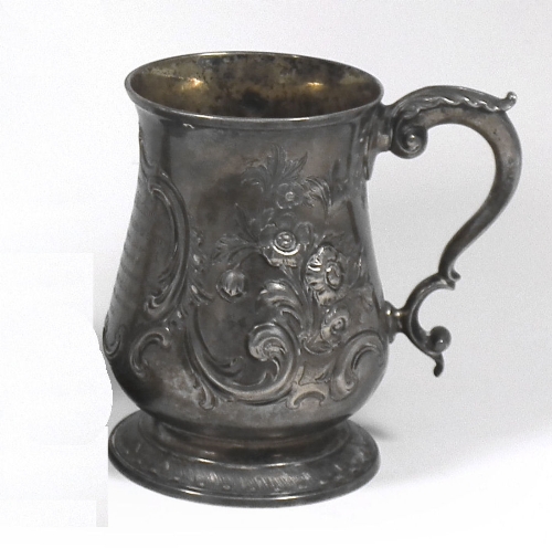 A George III silver baluster shaped 15ce02