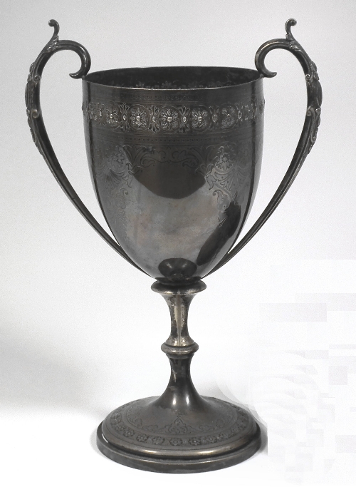 A Victorian silver two handled 15ce00