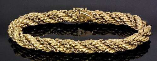 A modern 18k gold rope twist pattern 15ce38