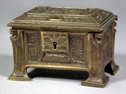 A Continental brass trinket box 15ced4