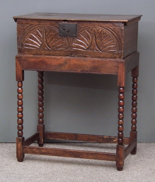 A 17th Century oak bible box with 15cf32