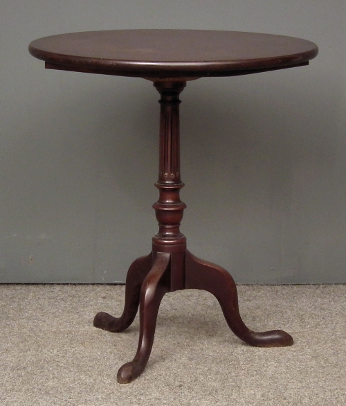 A George III mahogany circular