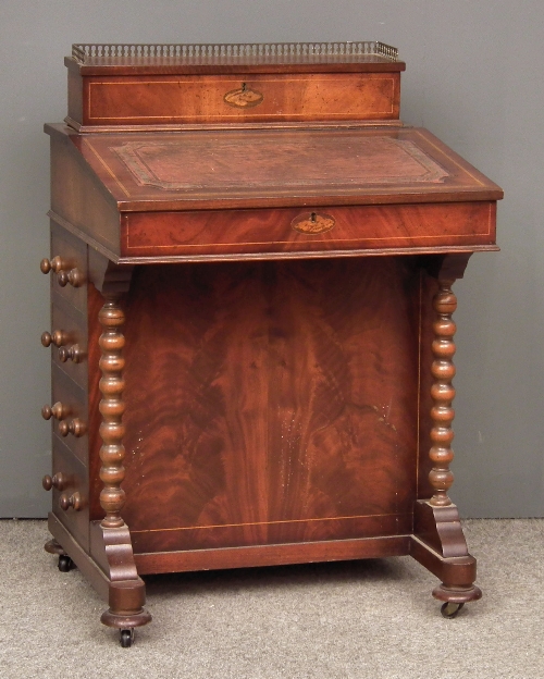 A modern mahogany Davenport of