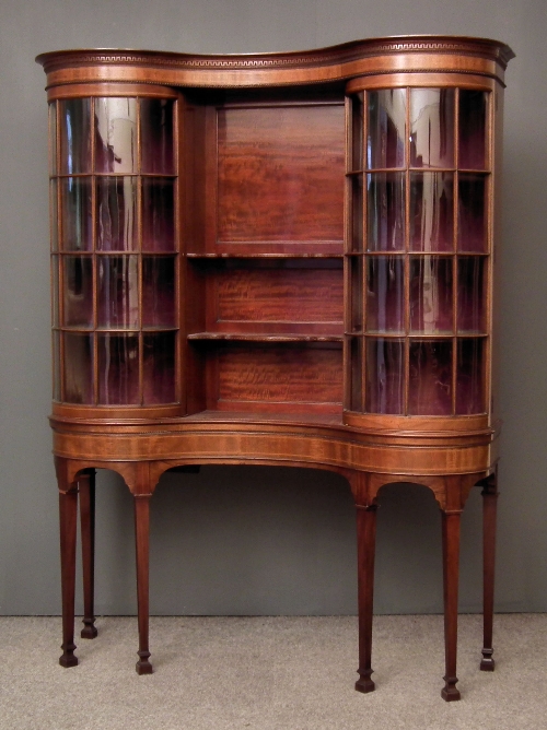 An Edwardian mahogany display cabinet 15cf78