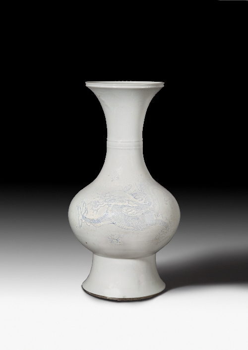 A Chinese white glazed and incised 15cff3