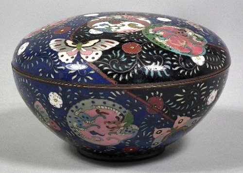 A Chinese circular cloisonne box and