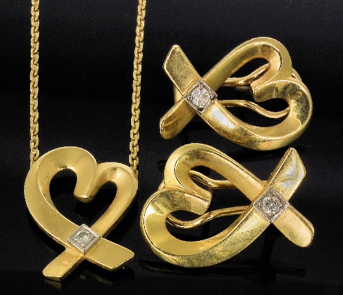 A modern 18ct gold open heart pattern