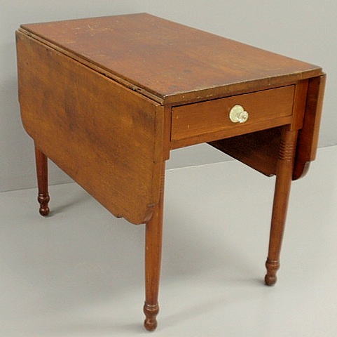 Sheraton cherry drop-leaf table