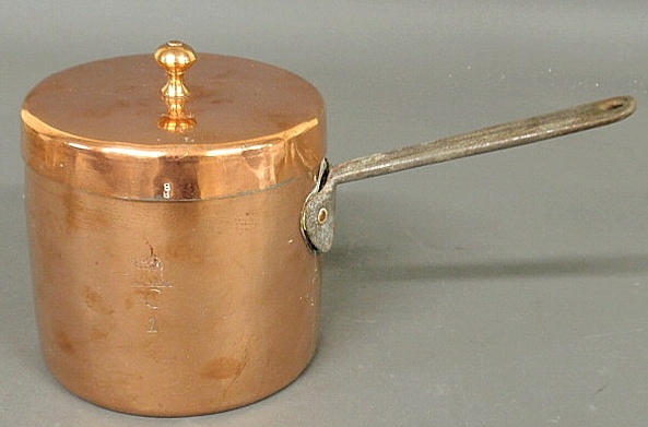 Covered copper pot with Royal inventory