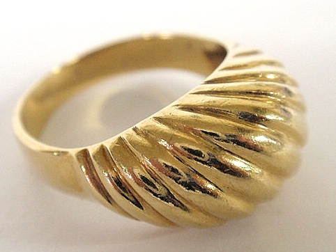 Ladies 14k gold dome ring size 15af88