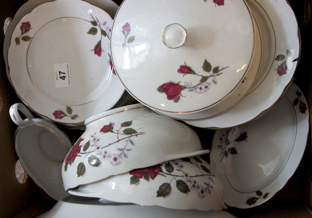 Tray lot comprising Cmielow Plates Tureens