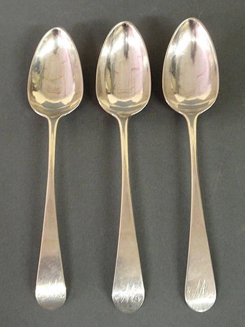 Set of three silver spoons bearing 15b134
