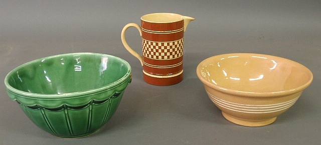 Yellowware mixing bowl green ceramic 15b151