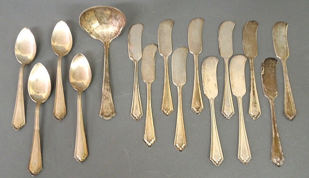 Fifteen pieces of sterling silver flatware