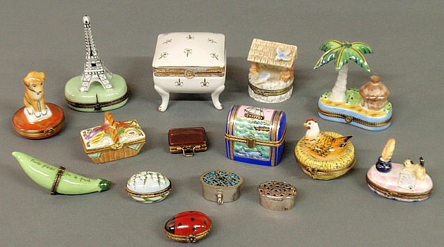 Group of 15 small porcelain boxes