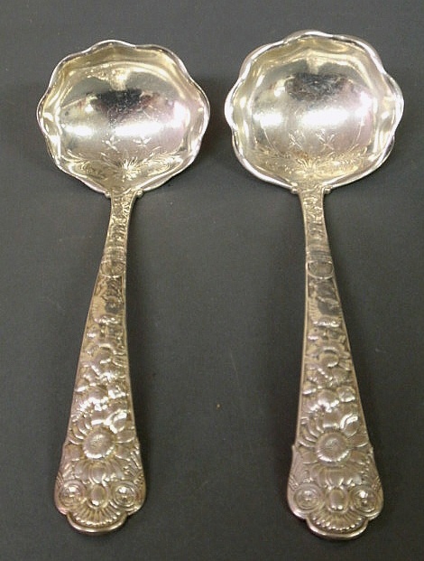 Pair of sterling silver sauce ladles 15b176
