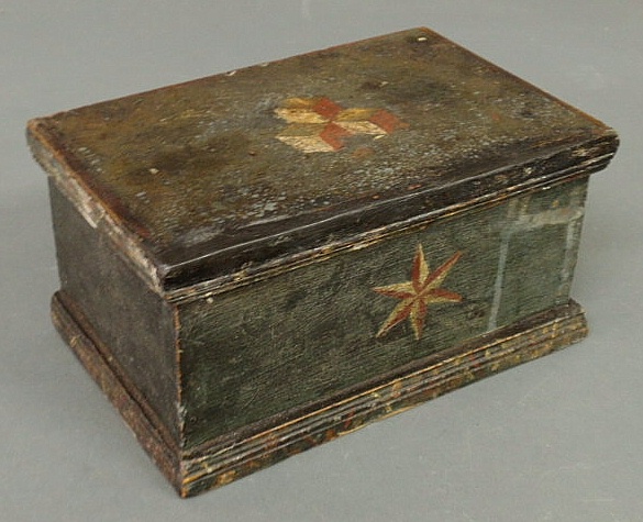 Painted pine storage box early 15b1d7