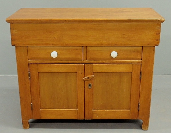 Pine dry sink c 1860 with a lift 15b20c