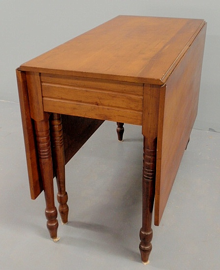 Sheraton cherry drop-leaf table