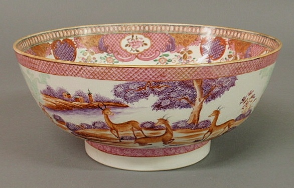 Small Chinese export style punchbowl 15b236
