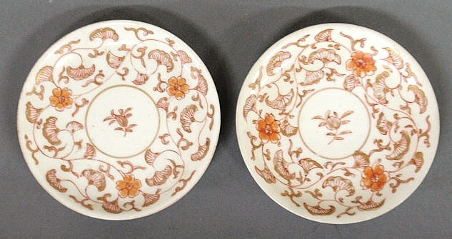 Two small Kangxi porcelain plates 18th