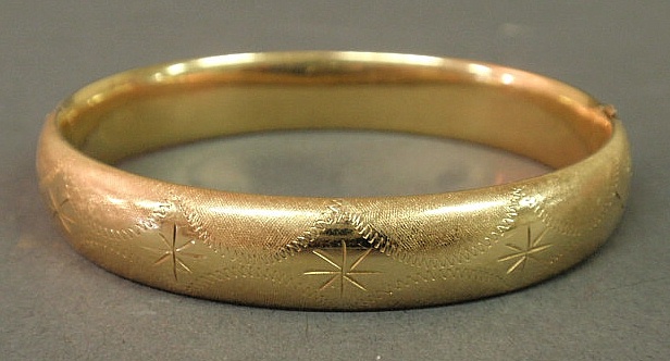 Gold bangle bracelet 14k hinged with