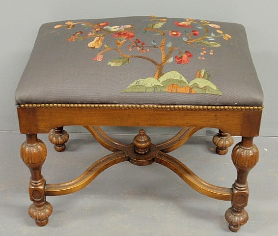 William Mary style walnut footstool 15b2d6