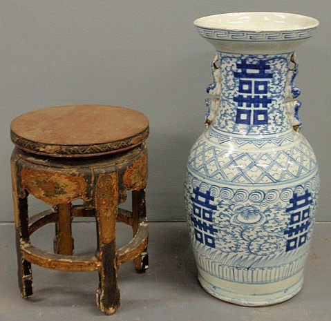 Blue and white Chinese porcelain urn