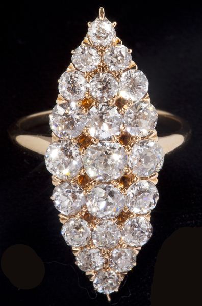 Diamond Shield Ringdesigned as