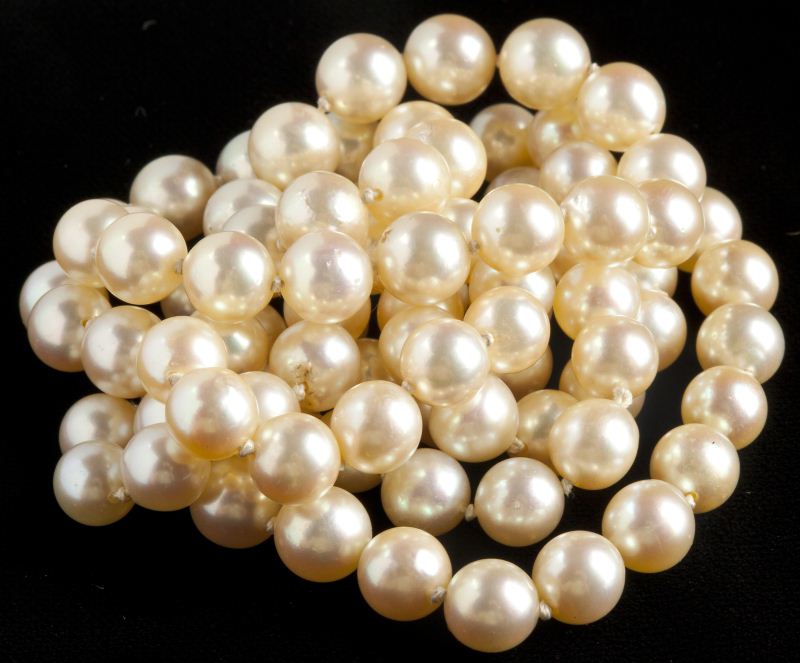 Opera Length Pearl Necklacecomprised 15b4e0