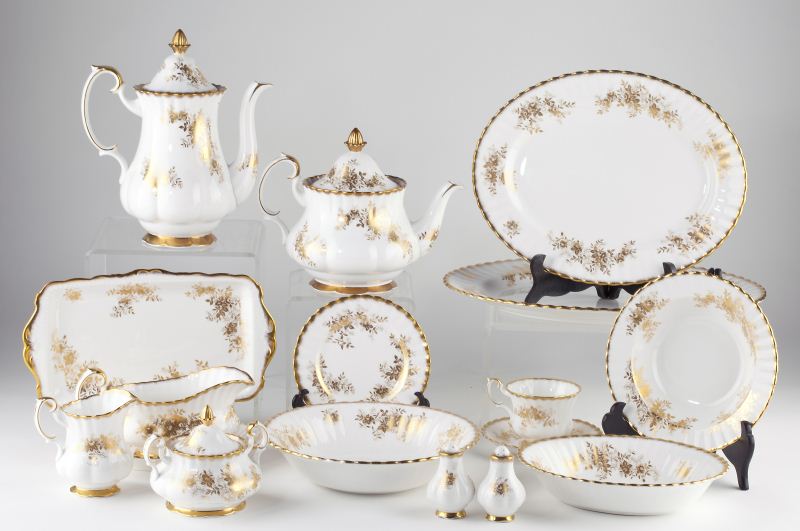 Royal Albert Antoinette Porcelain 15b579