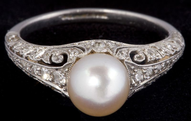 Platinum Pearl and Diamond Ring 15b693