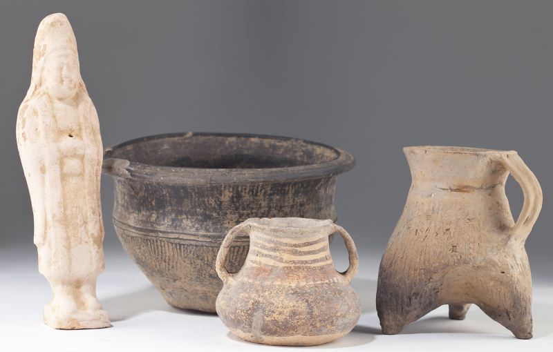 Four Chinese Ceramic Antiquitiesto