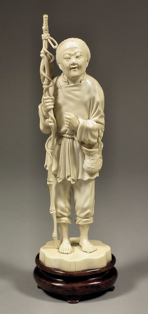 A Japanese (Tokyo School) carved ivory