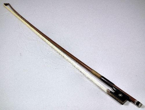 An early 20th Century violin bow
