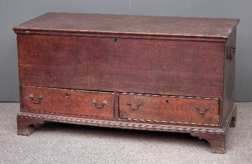 An 18th Century oak mule chest 15ba11
