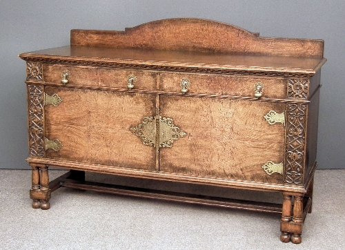 An early 20th Century oak and gilt 15ba2b