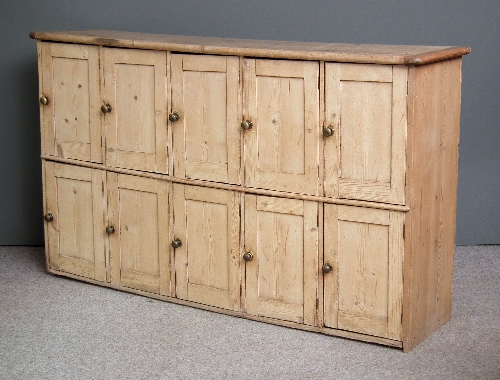 A 19th Century stripped pine dresser 15ba44