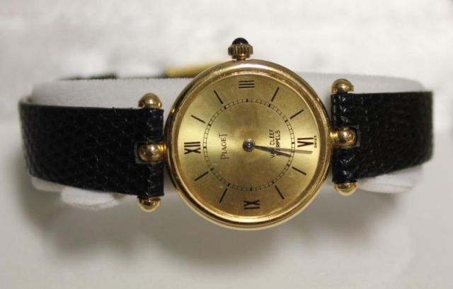 PIAGET Ladies Watch in 18K Gold Retailed 15e31d