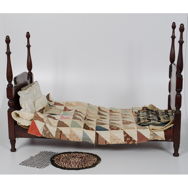 Four Poster Doll Bed with Assorted 15e9d7