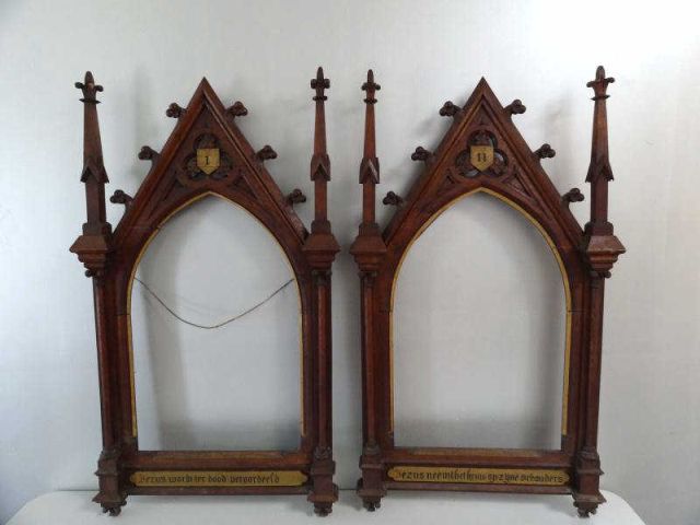 Two Vintage Gothic Style Frames 15eae6